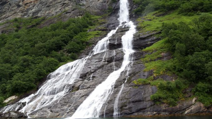 13.07.19 Spektakuläreer Wasserfall aus 250 m Höhe